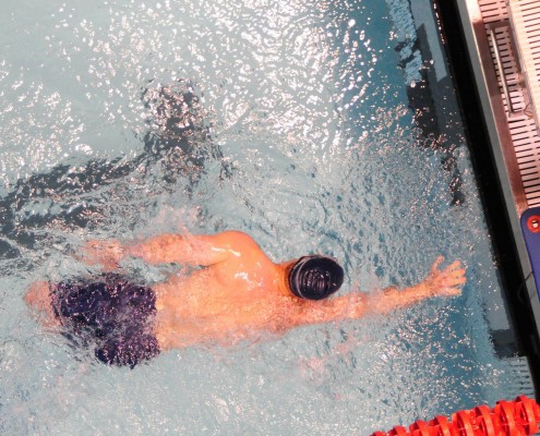 Beckentraining durch Schwimmen, gelenkschonender Sport für jedes Alter, Chiropraxis Landmann bei Hamburg